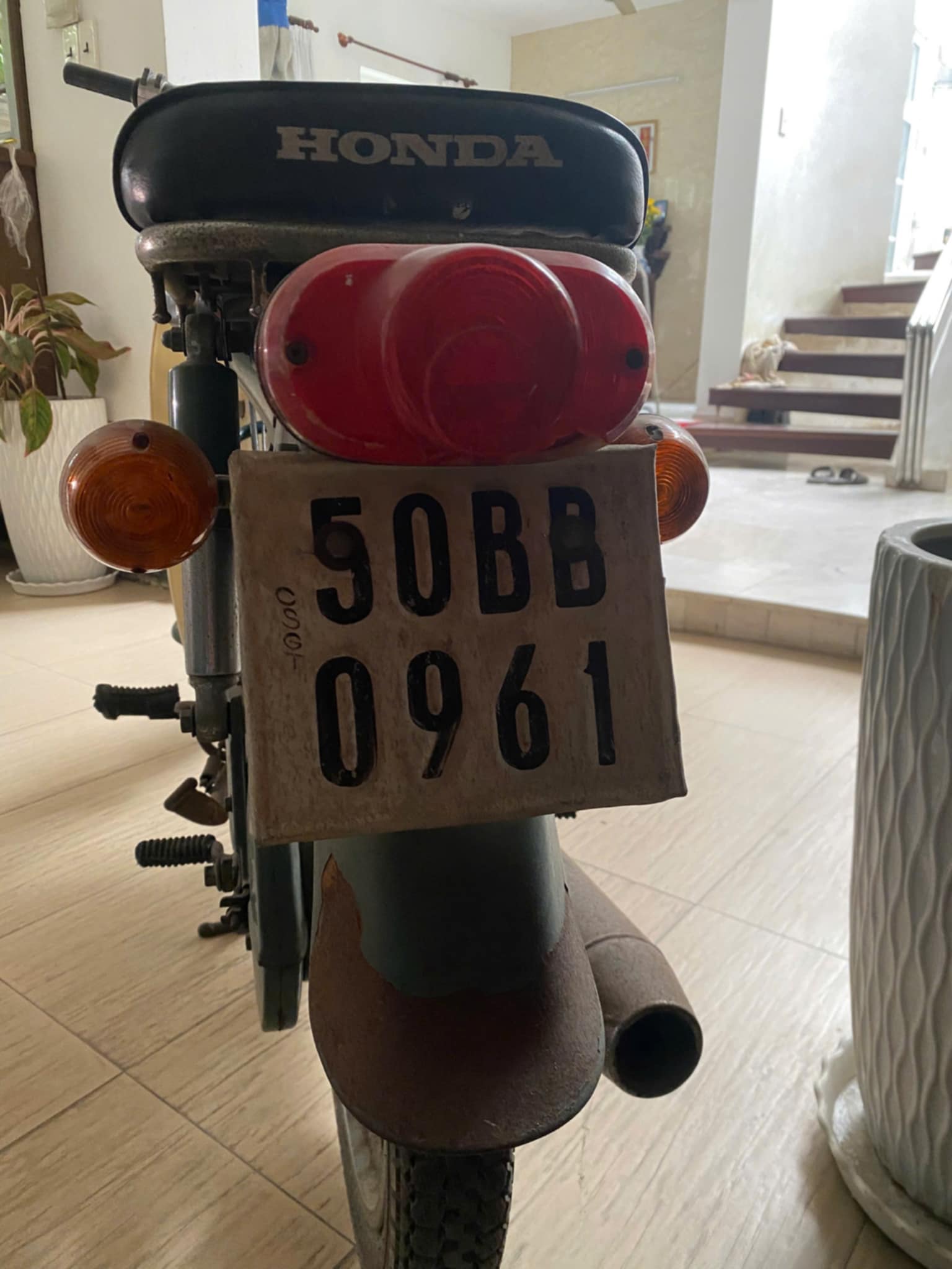 Chốt Honda Cub từng của Trịnh Công Sơn giá 250 triệu trong 10 phút, chủ xe chia sẻ: ‘Không biết đi xe máy, sẽ đại tu để trưng bày’- Ảnh 3. Chốt Honda Cub từng của Trịnh Công Sơn giá 250 triệu trong 10 phút, chủ xe chia sẻ: ‘Không biết đi xe máy, sẽ đại tu để trưng bày’- Ảnh 3.