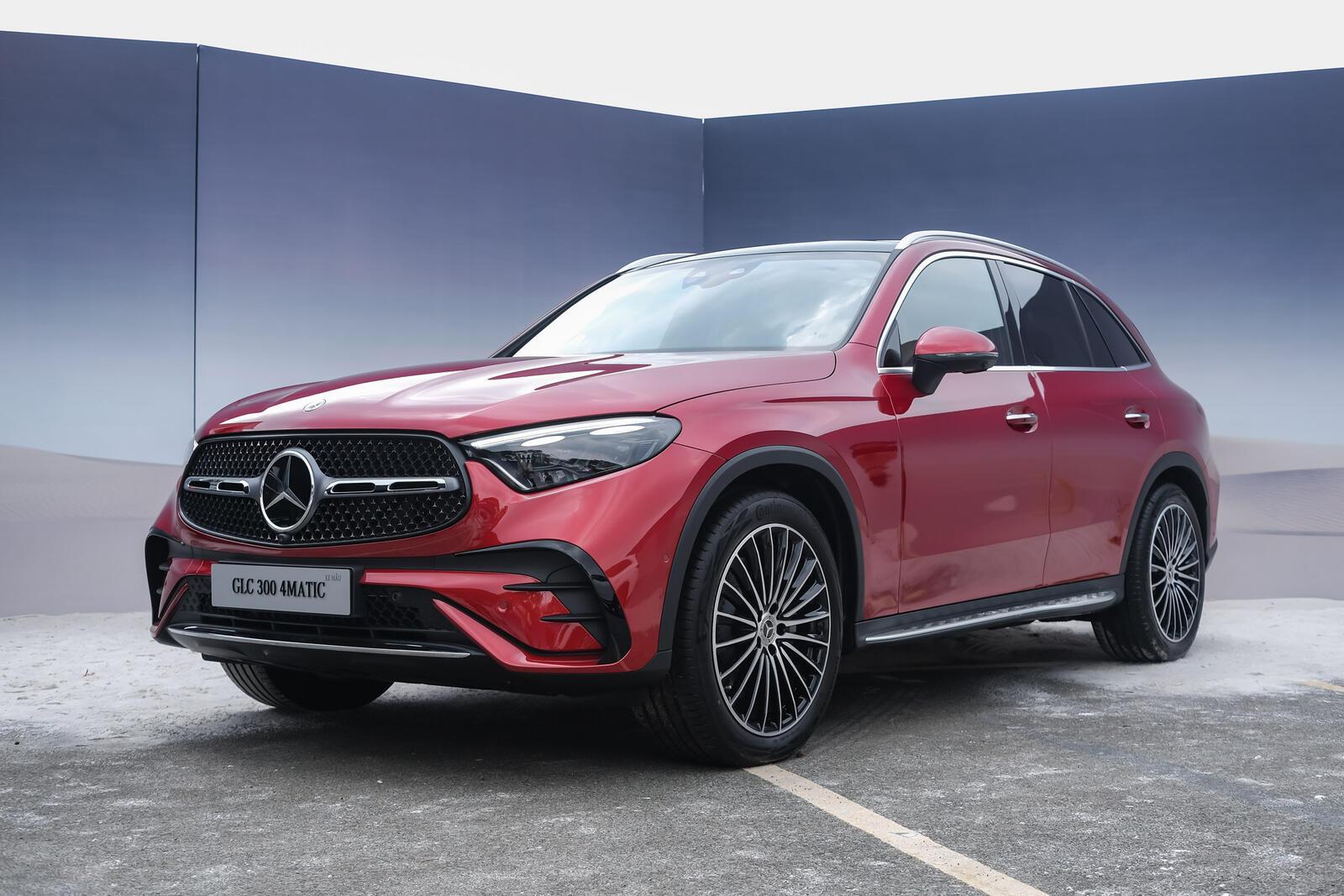 Mercedes-Benz giảm giá hàng loạt xe tại Việt Nam: Cao nhất hơn 300 triệu, GLC lắp ráp vẫn được giảm dù hết '3 tháng vàng'- Ảnh 4.