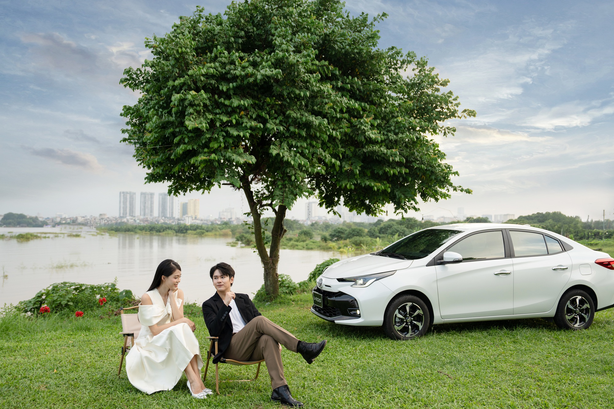 Toyota tất tay, tiếp tục tung ưu đãi lên tới 100% lệ phí trước bạ- Ảnh 2.