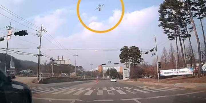 Cảnh sát Hàn Quốc dùng trực thăng truy bắt người Việt lái xe 200km/h - Ảnh 1.