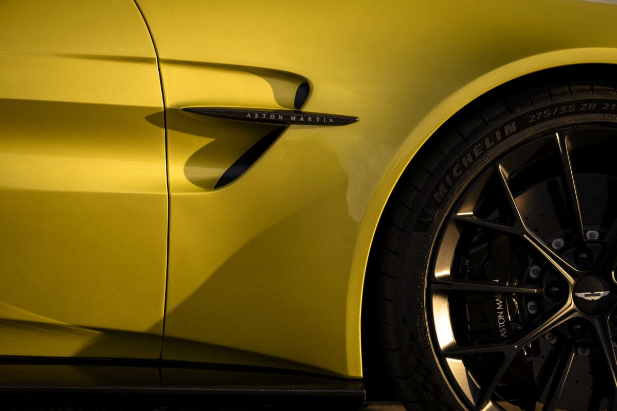 Aston Martin Vantage 2024 chính thức ra mắt, công suất hơn 650 mã lực - Ảnh 6.