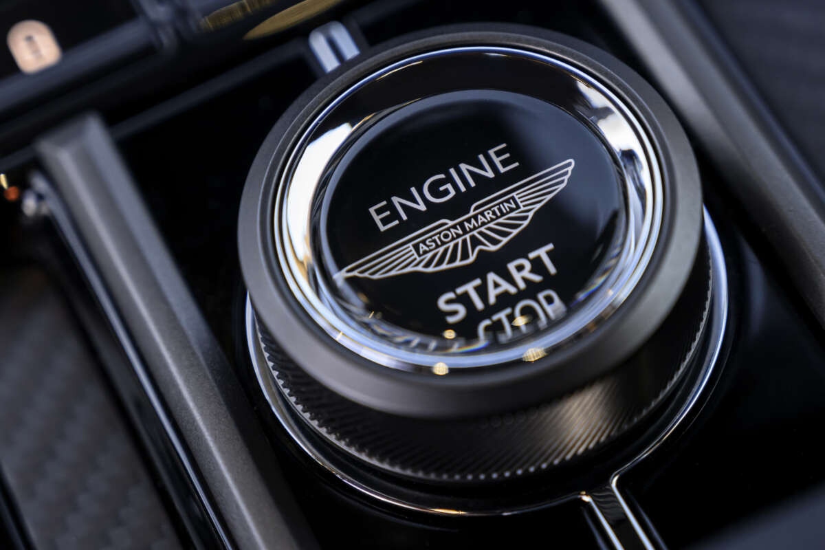 Aston Martin Vantage 2024 chính thức ra mắt, công suất hơn 650 mã lực - Ảnh 14.