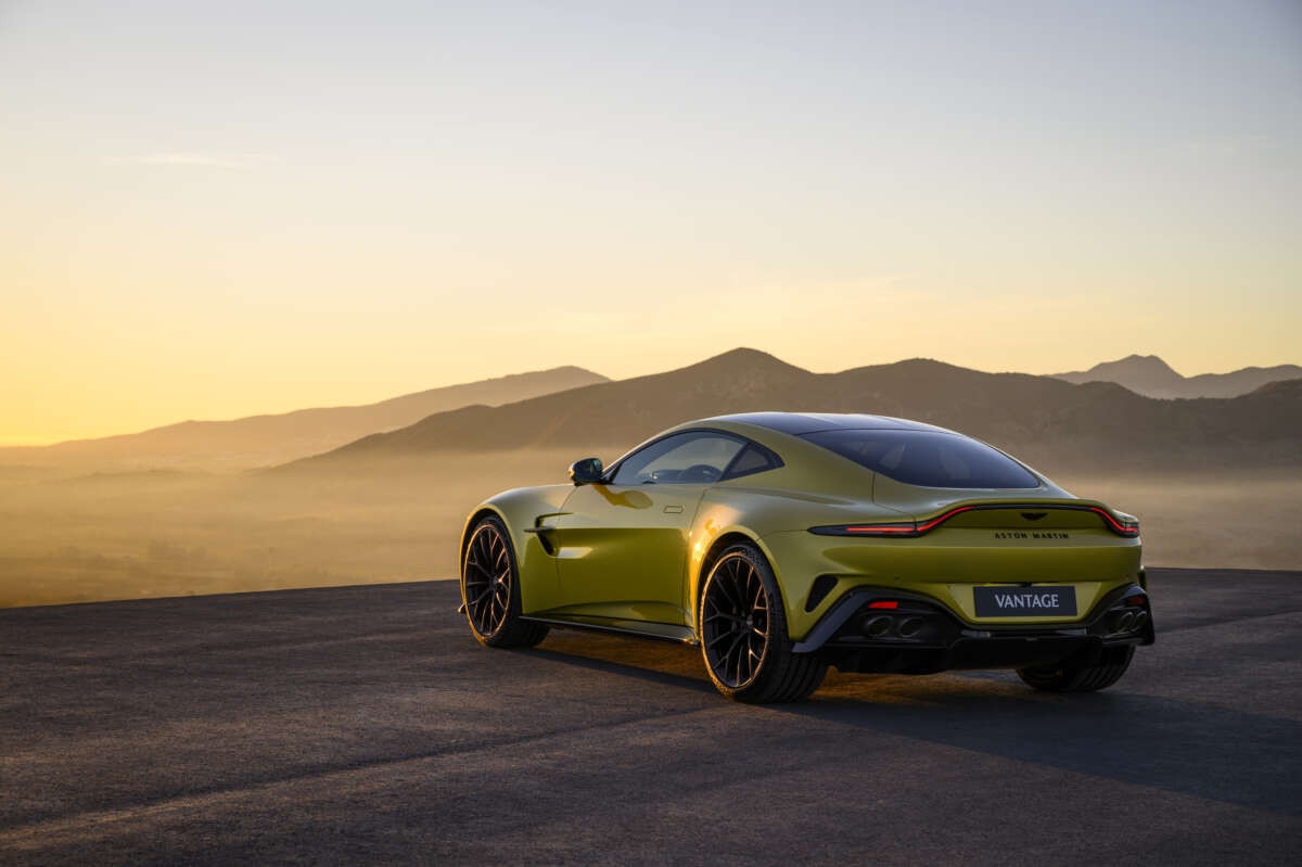 Aston Martin Vantage 2024 chính thức ra mắt, công suất hơn 650 mã lực - Ảnh 4.