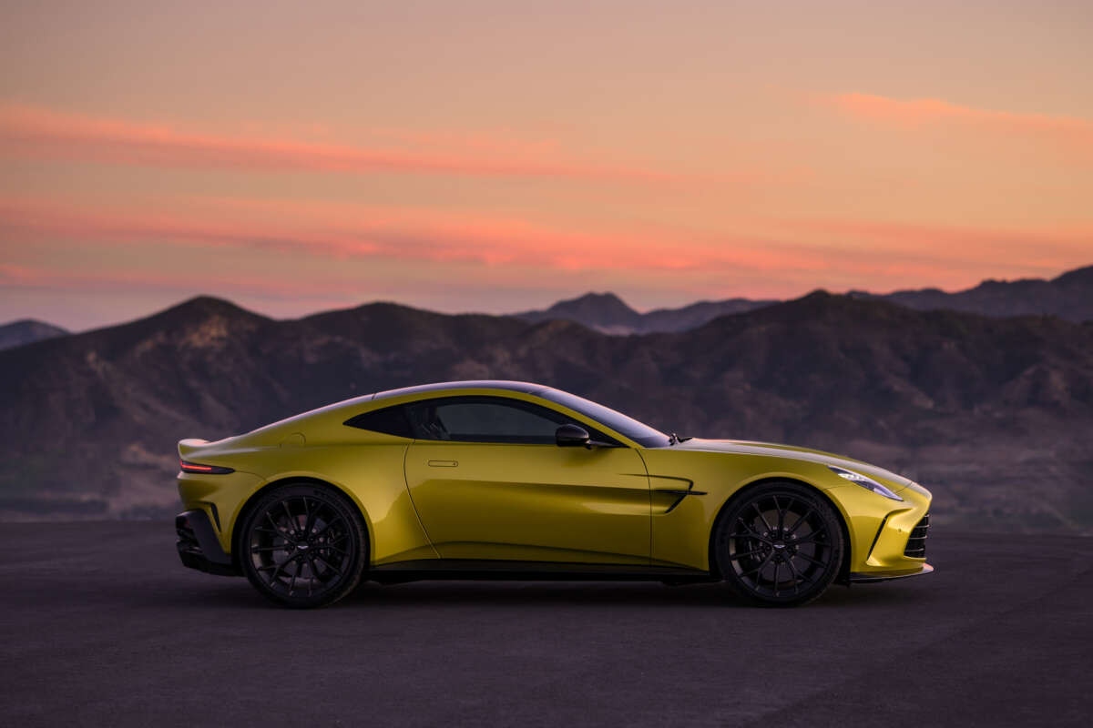Aston Martin Vantage 2024 chính thức ra mắt, công suất hơn 650 mã lực - Ảnh 2.