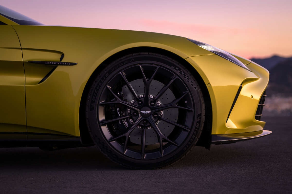 Aston Martin Vantage 2024 chính thức ra mắt, công suất hơn 650 mã lực - Ảnh 5.