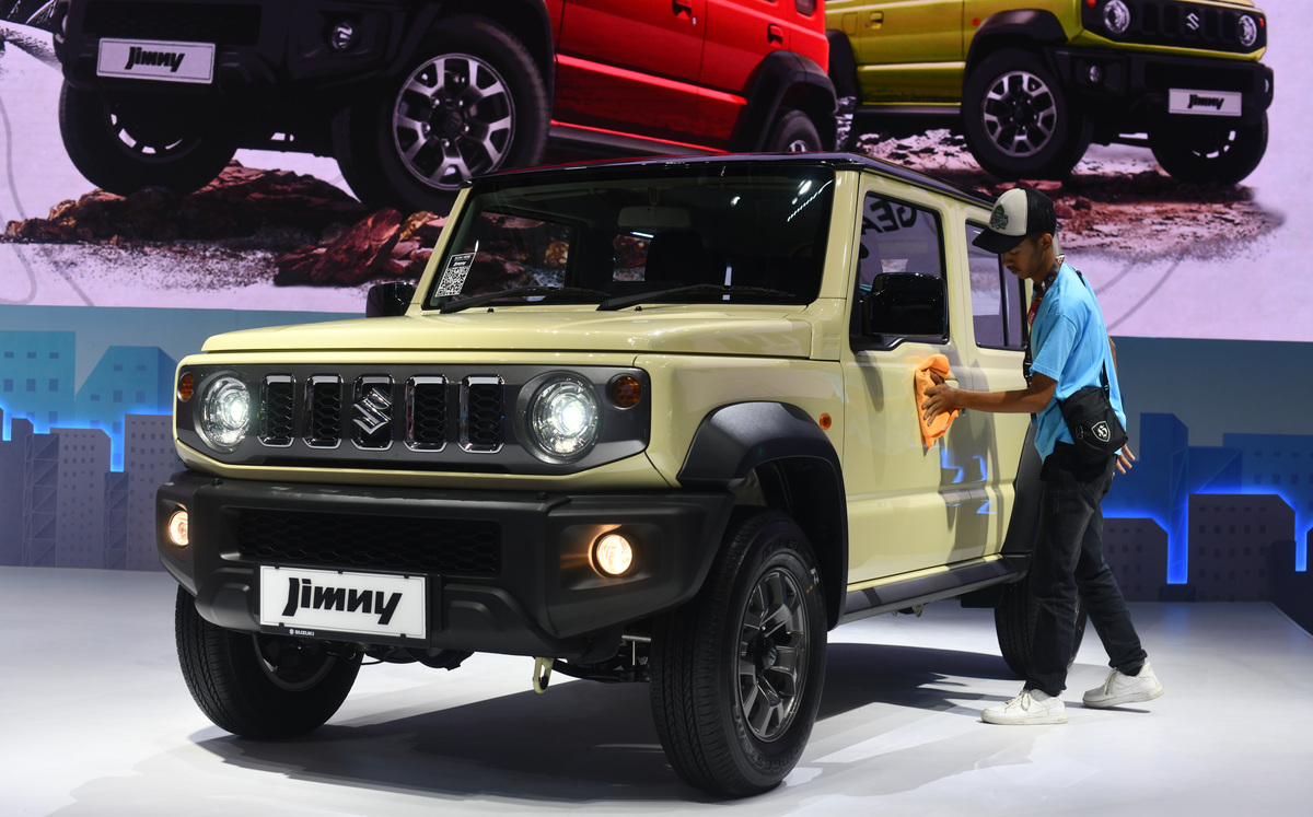 Suzuki Jimny 5 cửa tiếp tục tạo cơn sốt, bán 1.200 xe trong 3 ngày đầu tiên, có thể về Việt Nam - Ảnh 1.