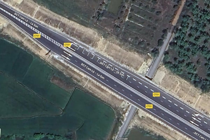 Đoạn thắt cổ chai trên cao tốc Cam Lộ - La Sơn từ Google Maps