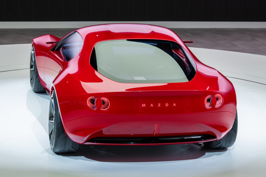 Mazda khởi động dự án chết lâm sàng 6 năm, làm xe 'uống xăng như nước lã'- Ảnh 7.