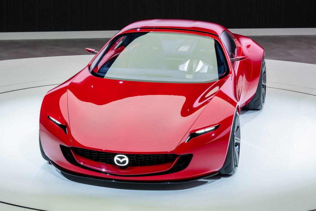 Mazda khởi động dự án chết lâm sàng 6 năm, làm xe 'uống xăng như nước lã'- Ảnh 4.