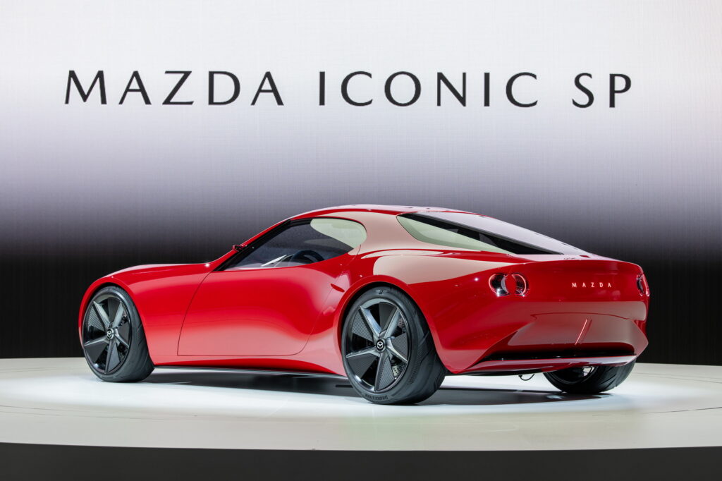 Mazda khởi động dự án chết lâm sàng 6 năm, làm xe 'uống xăng như nước lã'- Ảnh 6.