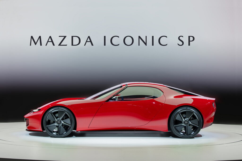 Mazda khởi động dự án chết lâm sàng 6 năm, làm xe 'uống xăng như nước lã'- Ảnh 5.