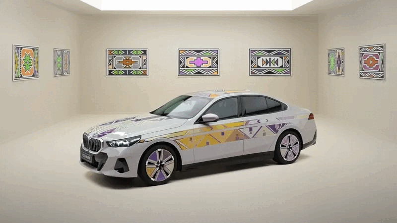 BMW tiếp tục hoàn thiện sơn đổi màu, biến ô tô thành 'tắc kè hoa' trong tương lai - Ảnh 2.