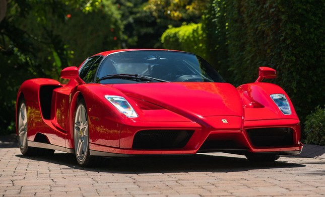 Nhân viên đại lý tông nát đầu siêu xe Ferrari Enzo triệu USD - Ảnh 3.