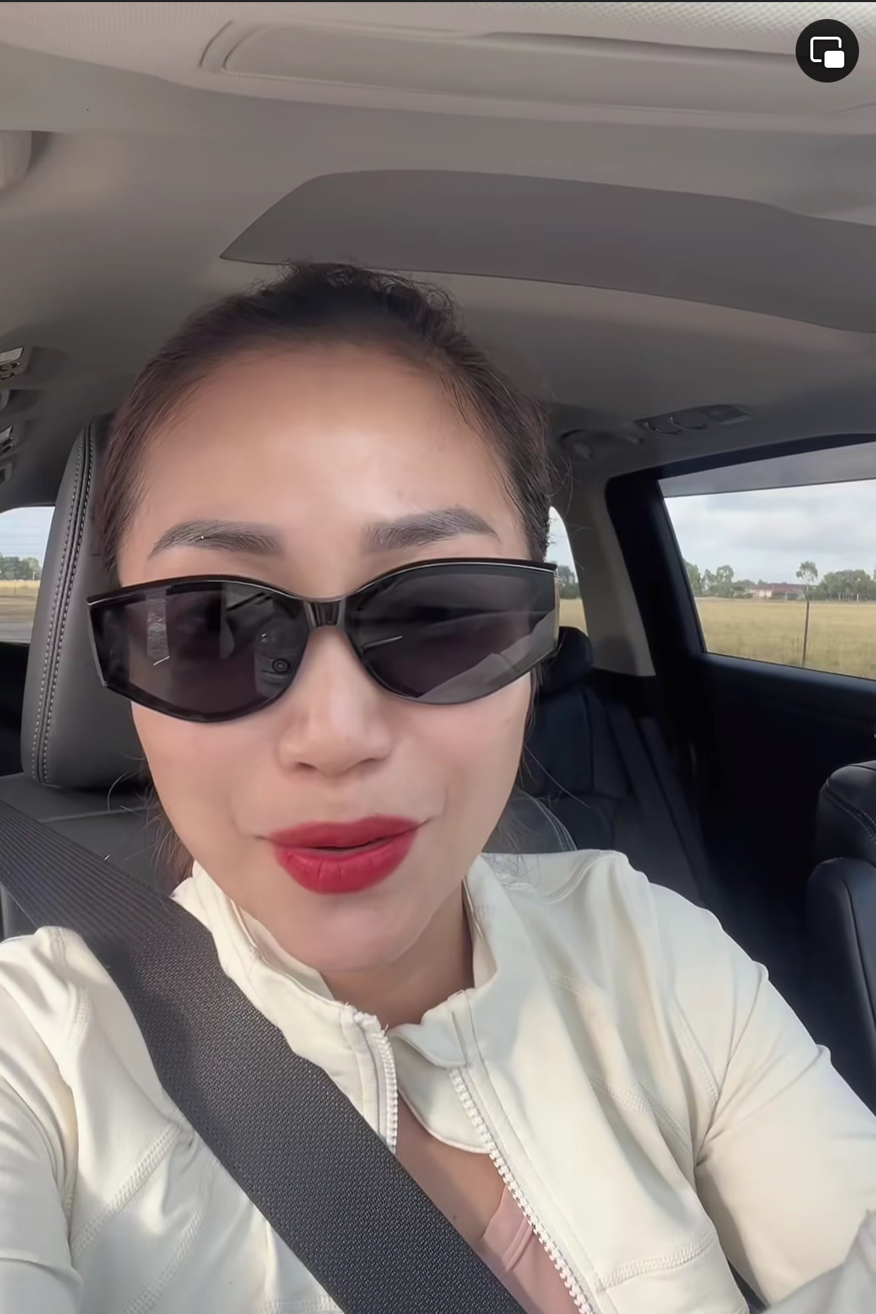 Ốc Thanh Vân tiết lộ cuộc sống khác biệt tại Úc, hằng ngày phải tự chạy xe giao hàng online- Ảnh 1.