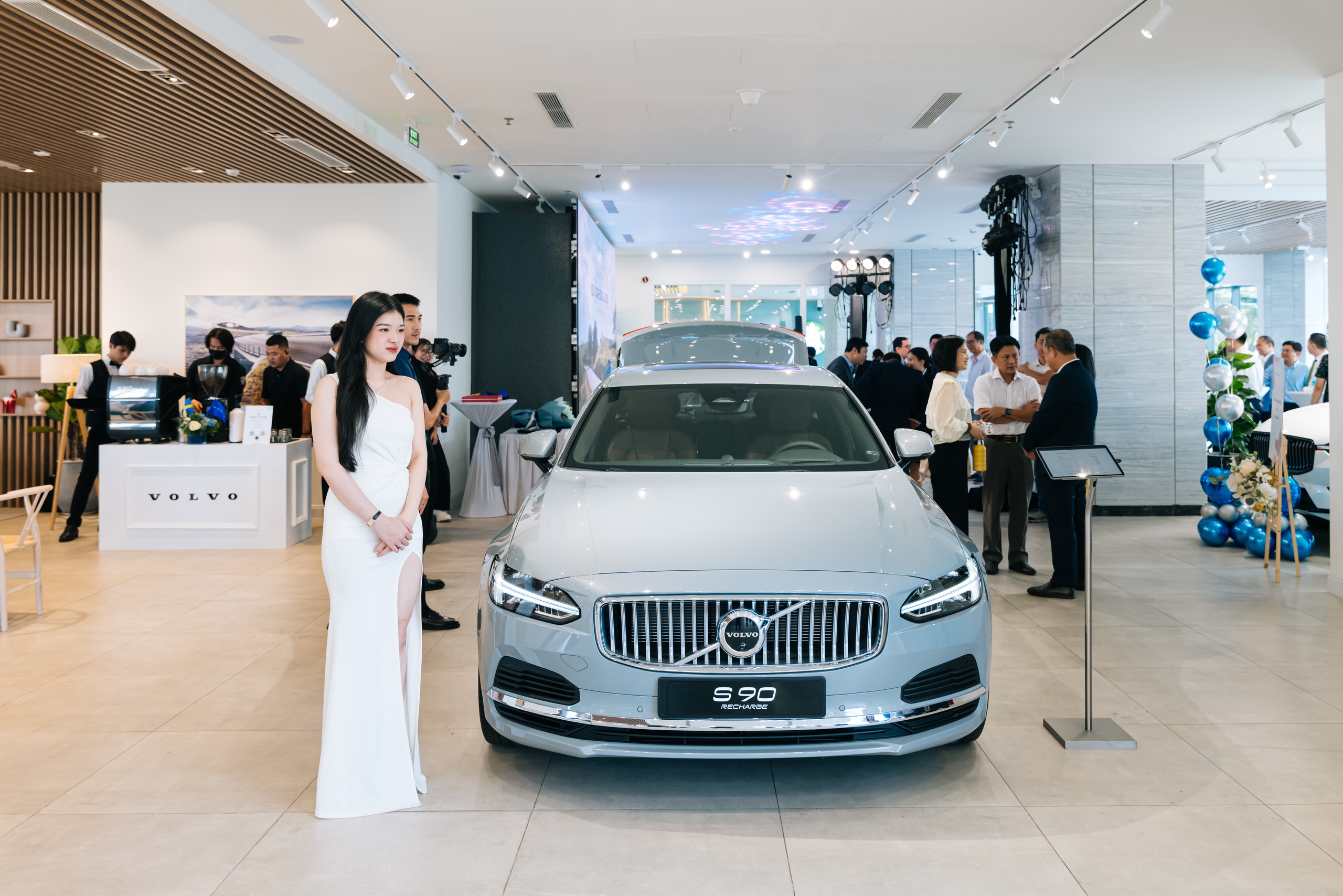 Bên trong downtown showroom đầu tiên của Volvo Việt Nam: Rộng gần 1.000 m2, vốn đầu tư hơn 1 triệu USD - Ảnh 3.