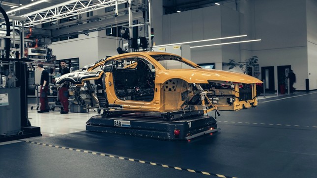 Chiếc Audi R8 cuối cùng của thế giới xuất xưởng - Ảnh 4.