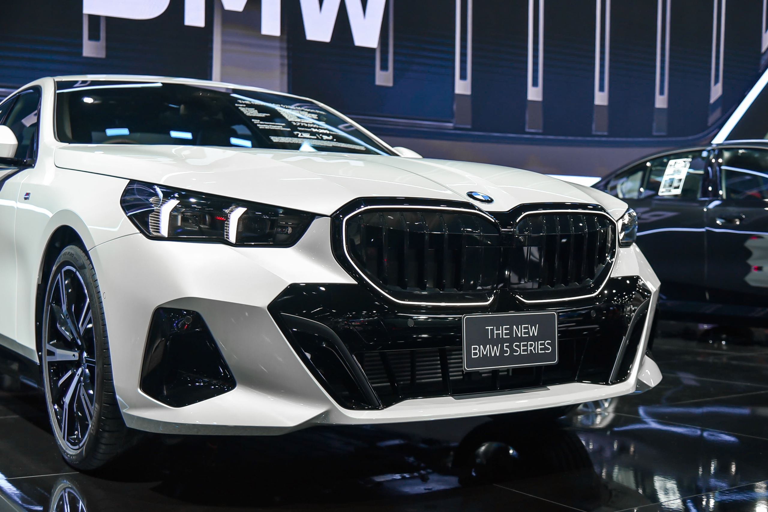Chi tiết BMW 5-Series thế hệ mới tại BIMS 2024: Giá từ 2,4 tỷ đồng, dự kiến về Việt Nam cuối năm nay - Ảnh 5.