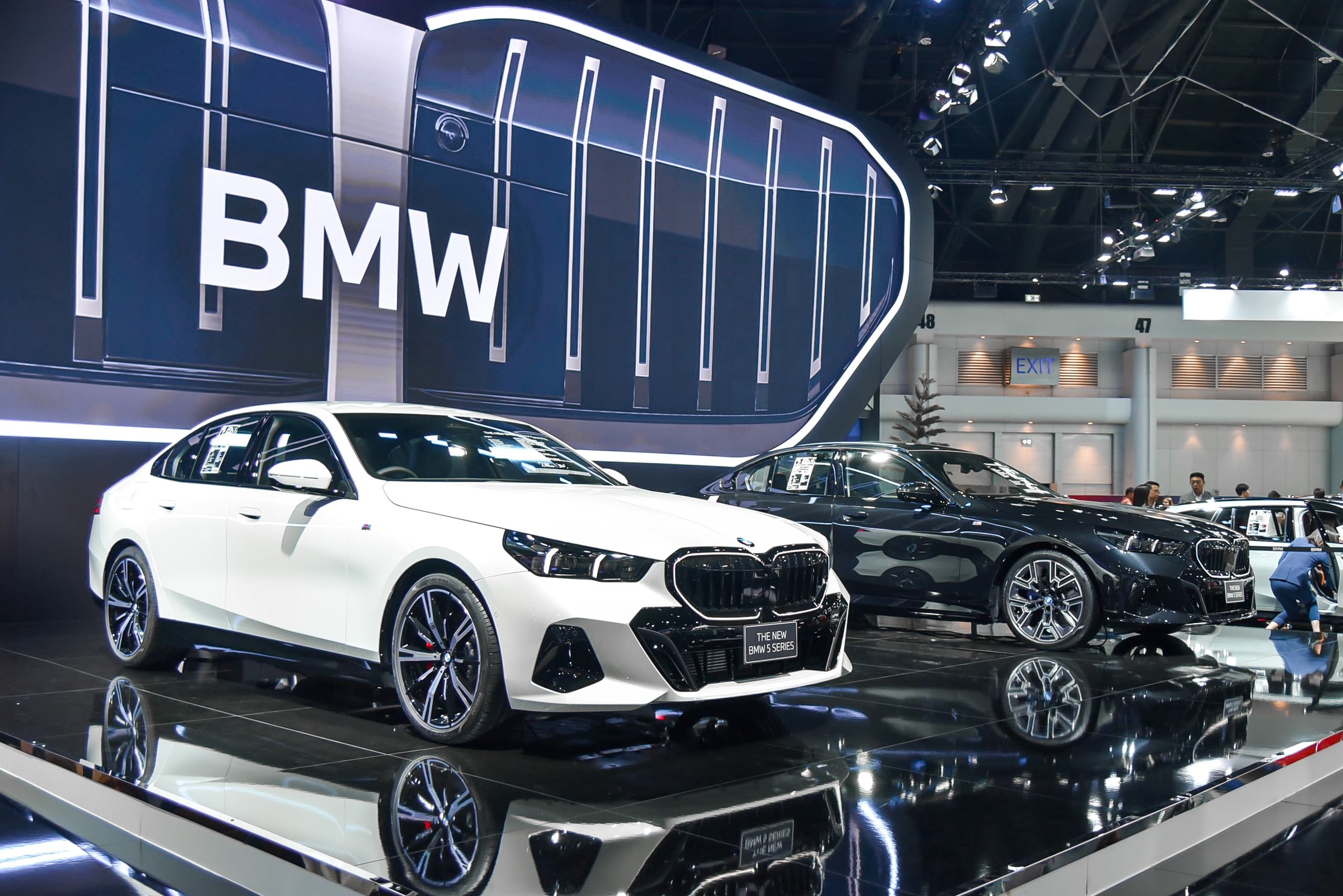 Chi tiết BMW 5-Series thế hệ mới tại BIMS 2024: Giá từ 2,4 tỷ đồng, dự kiến về Việt Nam cuối năm nay - Ảnh 12.