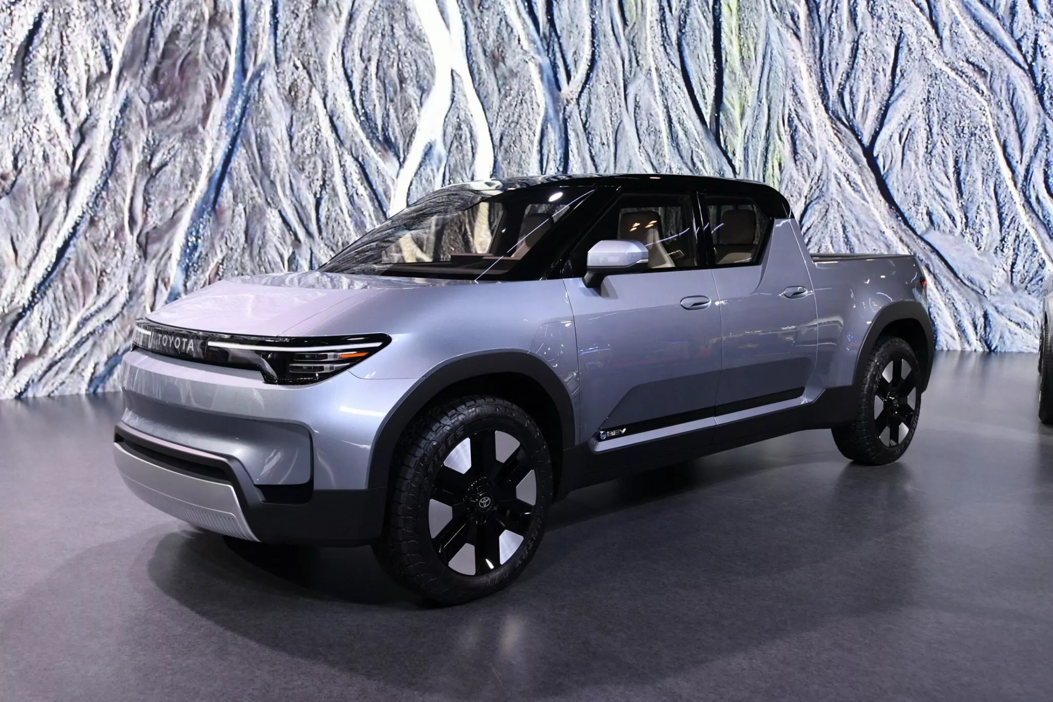 Toyota xác nhận Hilux thuần điện, sản xuất từ 2025 - Ảnh 4.