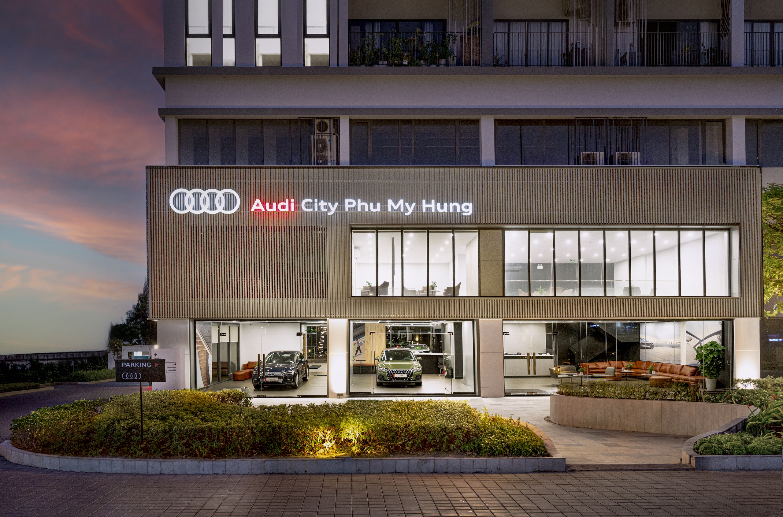 Audi mở thêm showroom tại TP.HCM: Có trạm sạc nhanh cho xe điện - Ảnh 1.