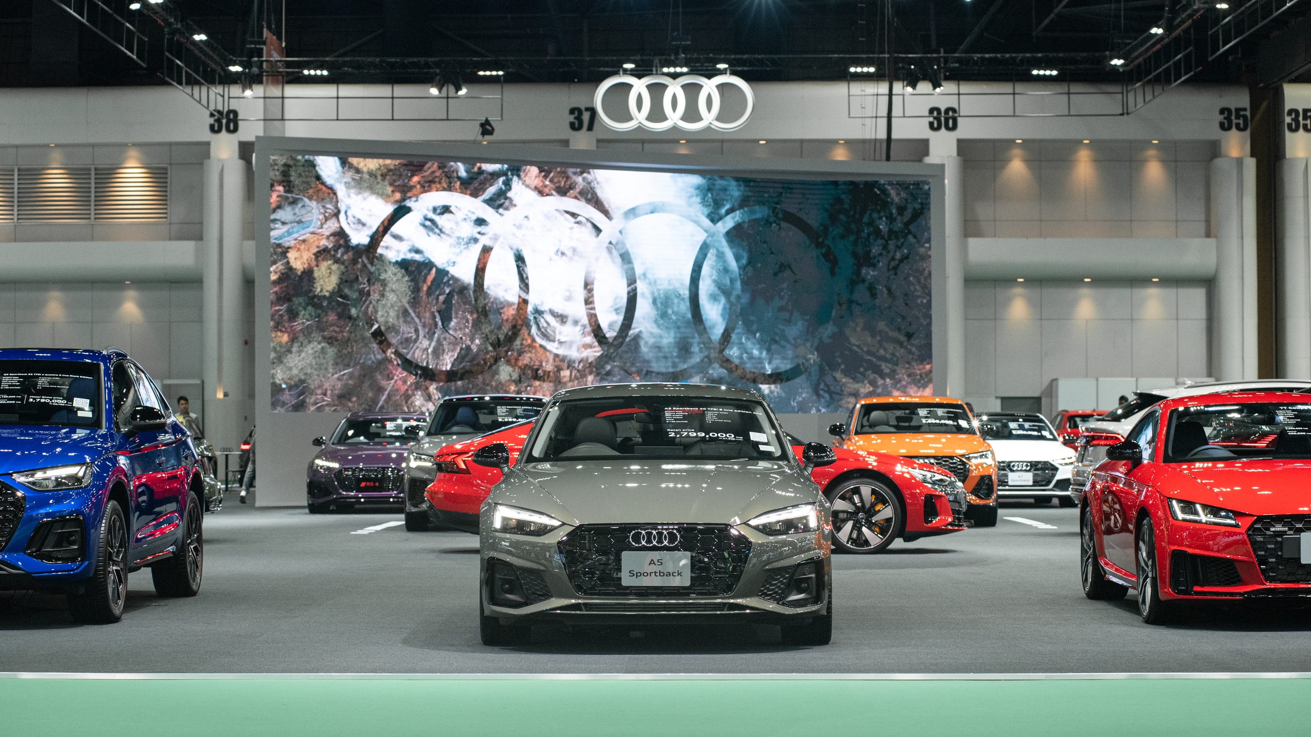 Khám phá gian hàng Audi tại BIMS 2024: Trưng bày dàn xe hùng hậu, dải sản phẩm RS là tâm điểm - Ảnh 1.