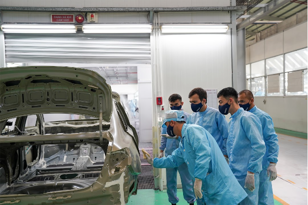Kỹ sư THACO giám sát sản xuất Kia Sonet tại Uzbekistan, minh chứng tay nghề làm ô tô của người Việt - Ảnh 2.
