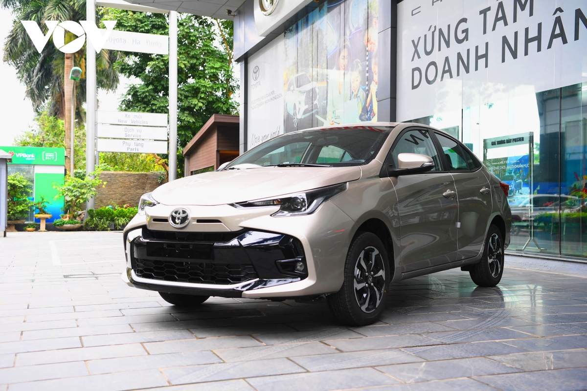 Toyota Vios giảm giá mạnh chỉ còn hơn 400 triệu đồng, rẻ như xe hạng A