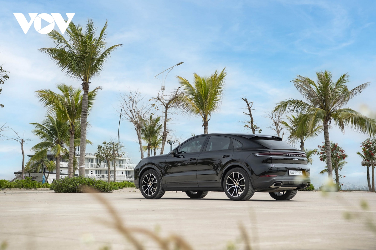 Đánh giá Porsche Cayenne Coupe 2024: Êm ái, đa dụng và sắc bén - Ảnh 1.