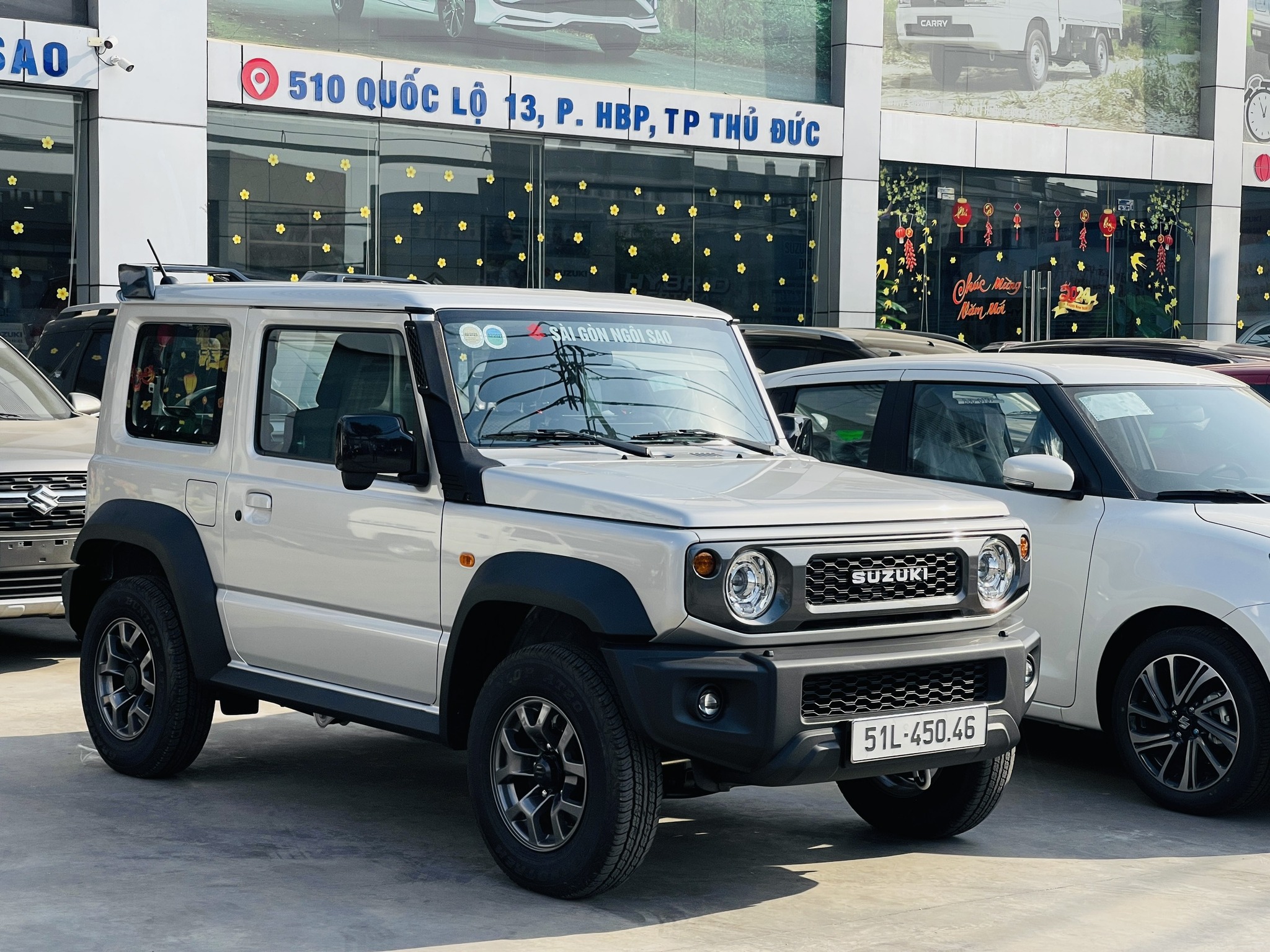 Lô Suzuki Jimny 2024 ồ ạt về đại lý trước ra mắt, sales báo rao ngay, ‘loạn’ giá, cao nhất gần 850 triệu đồng - Ảnh 2.