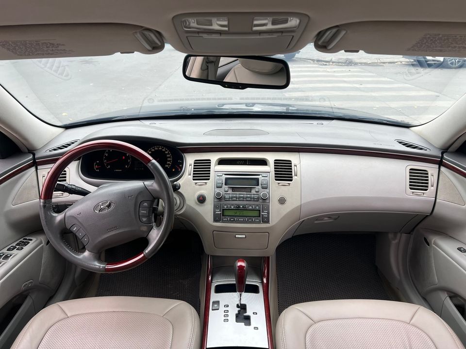 Rao bán hàng hiếm Hyundai Azera 2007 ngang giá VinFast VF 3, chủ xe chia sẻ: Trước đây bán cái nhà chỉ đủ mua cái bánh- Ảnh 5.