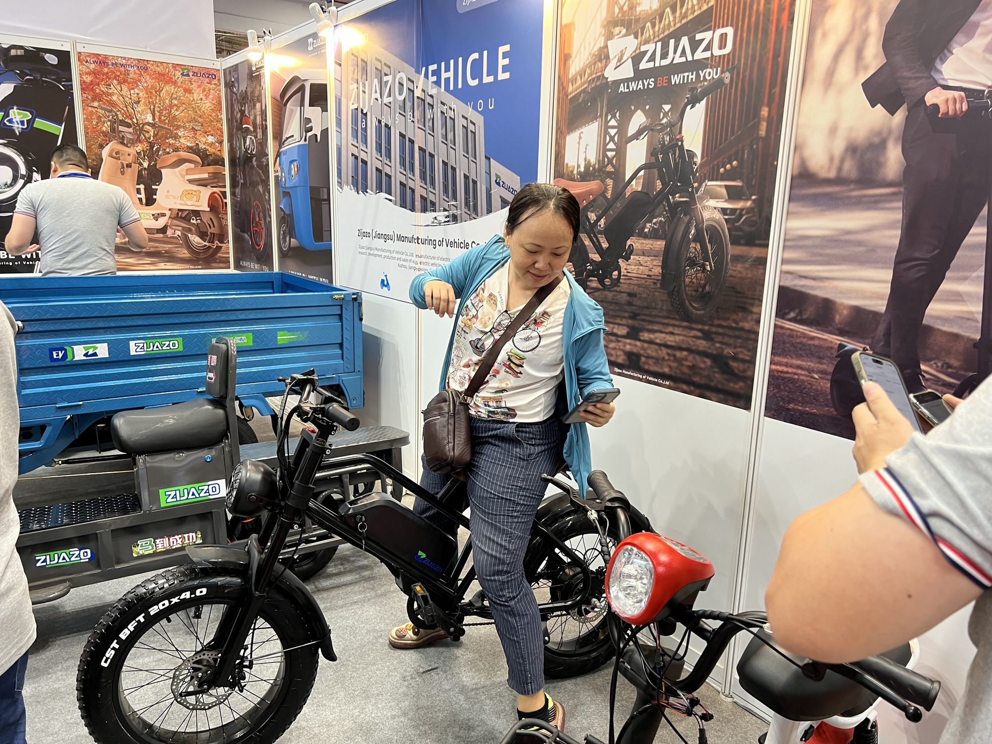 Xe máy, xe đạp điện thương hiệu Trung Quốc 