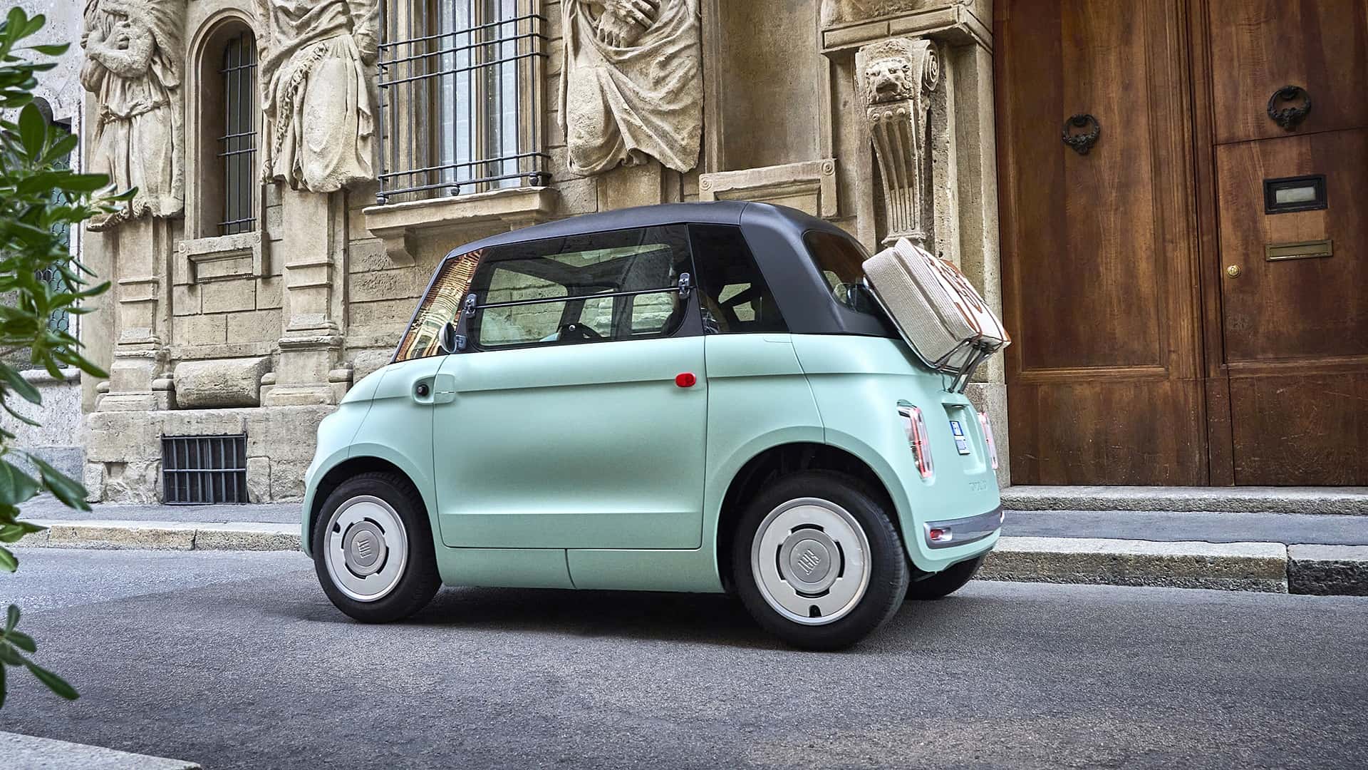 Ý chặn bán hàng trăm xe của Fiat chỉ vì một chi tiết trang trí cực nhỏ- Ảnh 3.