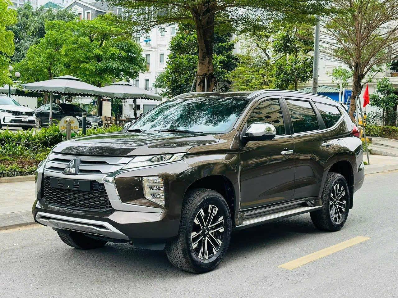 Giá Mitsubishi Pajero Sport có 'đáy' mới: Giảm sâu nhất 300 triệu, SUV hạng D nhưng rẻ ngang CX-5, Tucson- Ảnh 2.