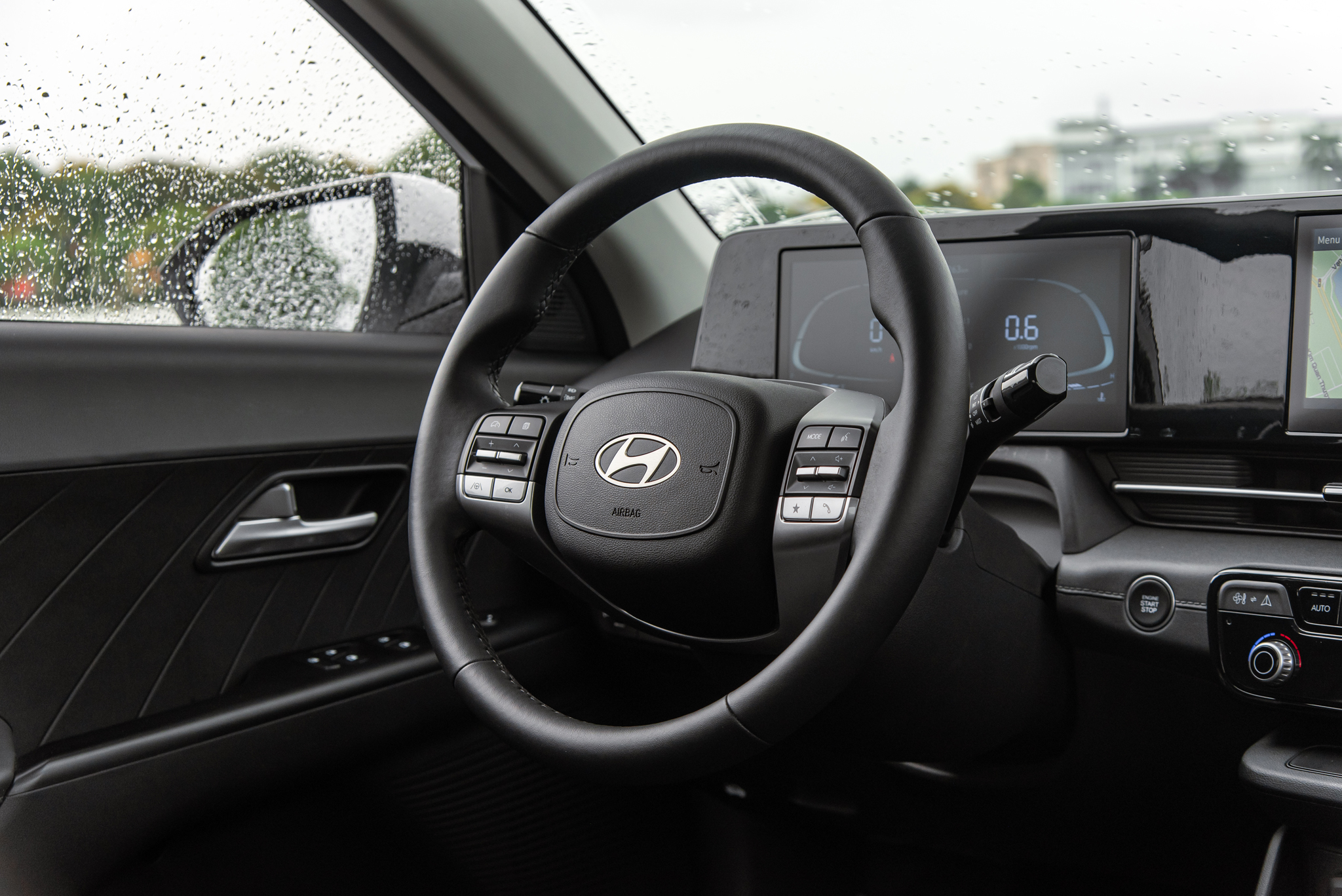 Đánh giá nhanh Hyundai Accent 2024 bản cao nhất: Thay đổi toàn diện, ăn điểm vận hành- Ảnh 12.