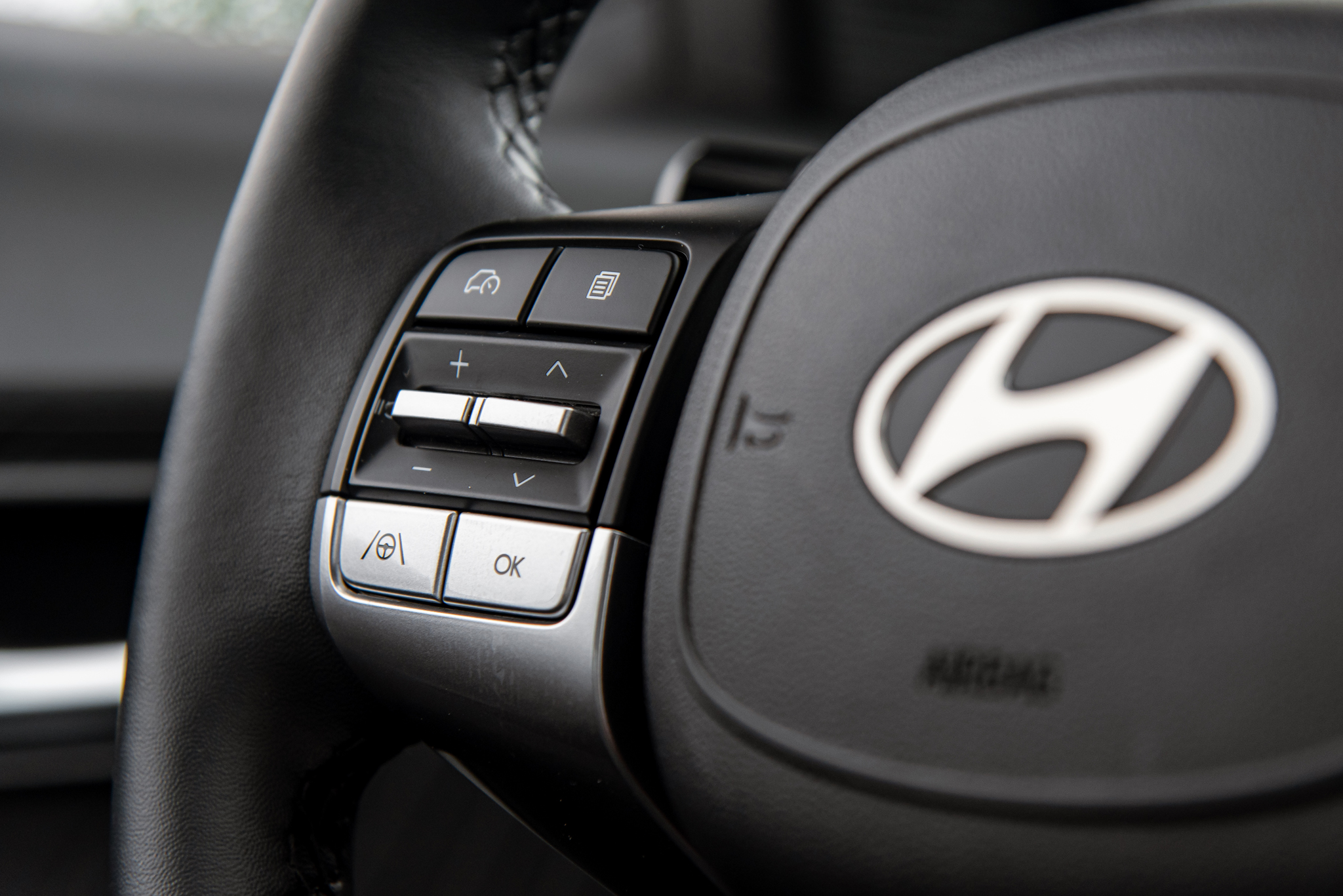 Đánh giá nhanh Hyundai Accent 2024 bản cao nhất: Thay đổi toàn diện, ăn điểm vận hành- Ảnh 25.