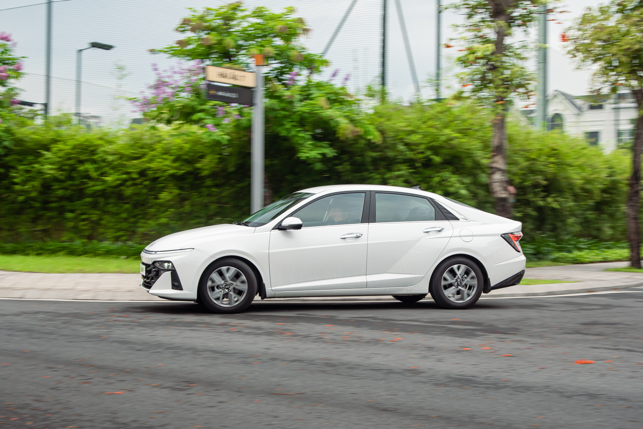 Đánh giá nhanh Hyundai Accent 2024 bản cao nhất: Thay đổi toàn diện, ăn điểm vận hành- Ảnh 20.