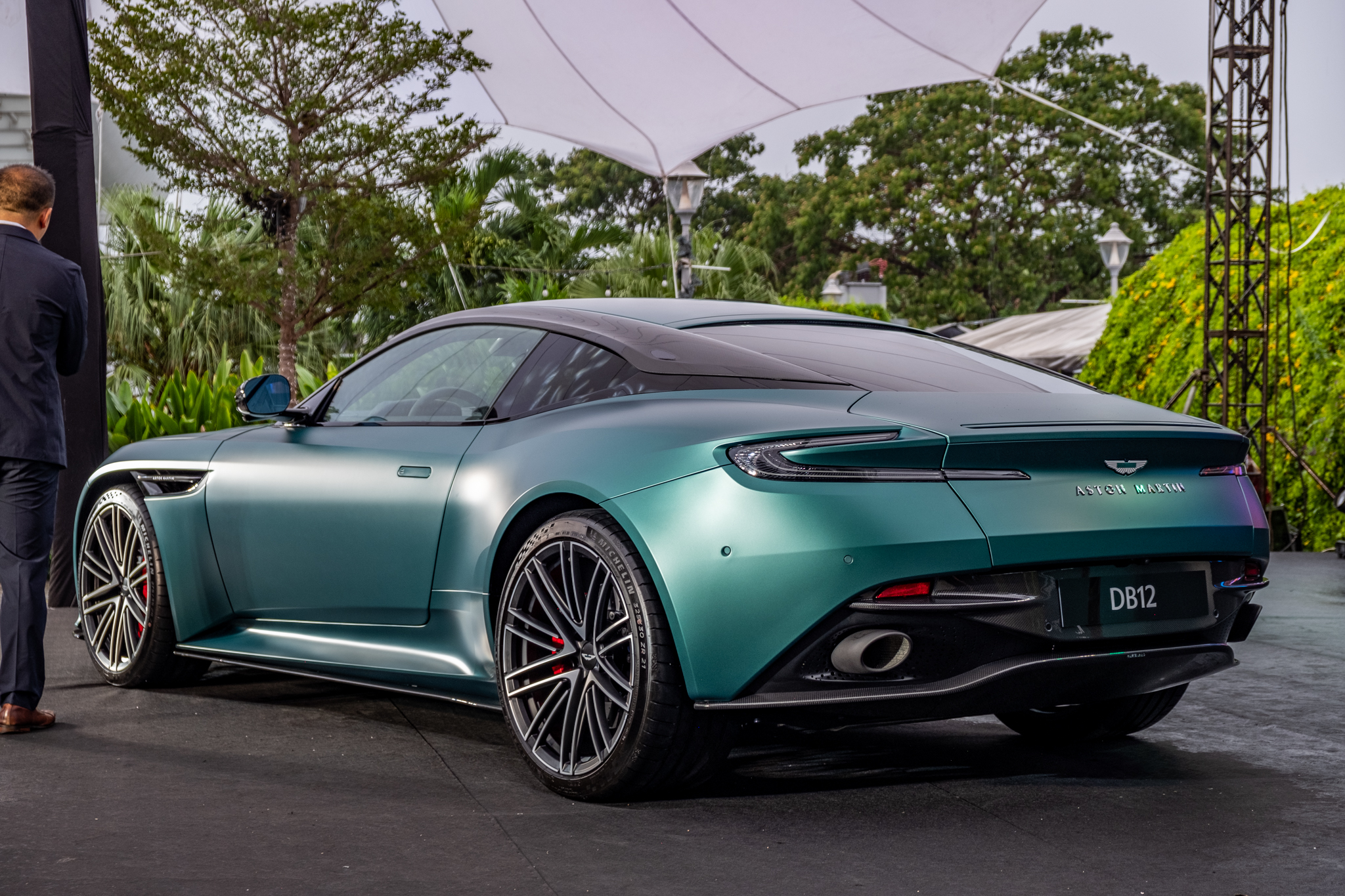 Aston Martin DB12 ra mắt Việt Nam: Giá từ 19,5 tỷ, đại gia thích mui trần hay option riêng vẫn đặt được nhưng cần chờ đợi- Ảnh 10.