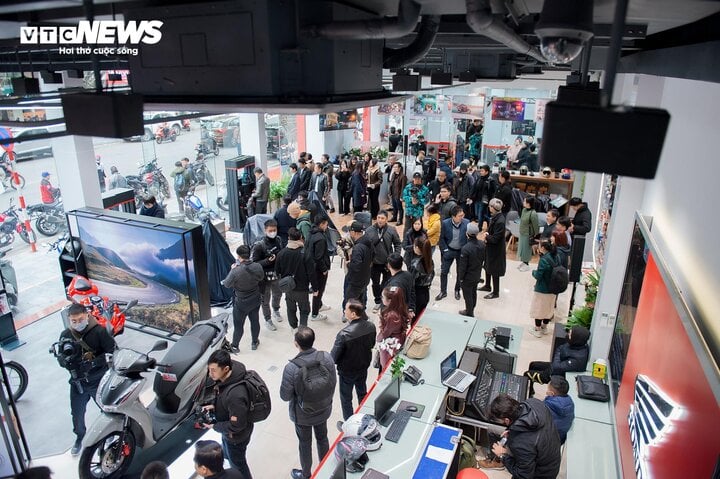 Xe máy Honda SH rớt giá, giảm mạnh nhất 20 triệu đồng - Ảnh 1. Xe máy Honda SH rớt giá, giảm mạnh nhất 20 triệu đồng - Ảnh 1.