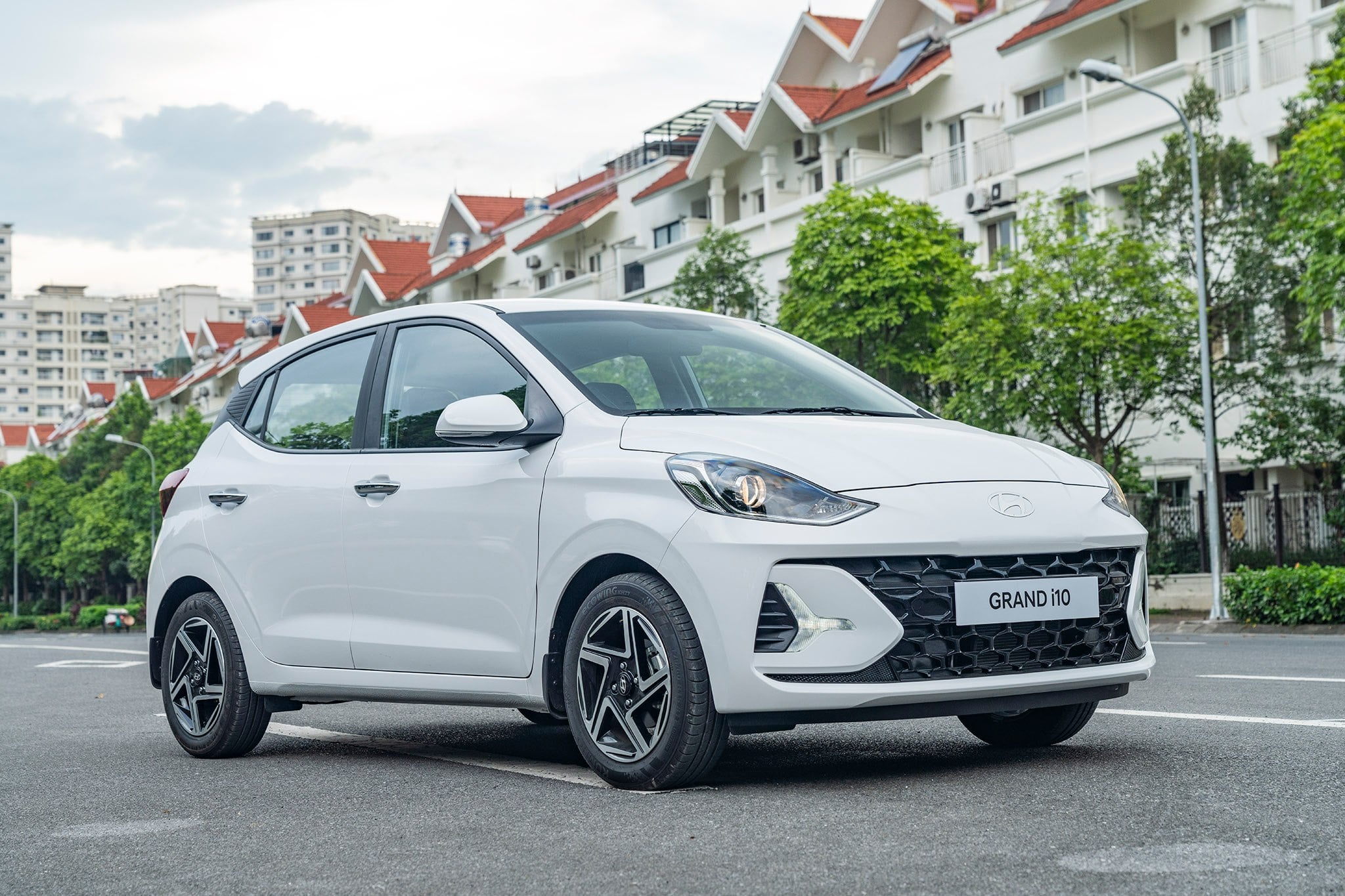 Chênh 11 triệu đồng, Hyundai Grand i10 và Kia Morning bản cao nhất hơn thua gì: Chọn an toàn hay thêm chút tiện nghi và sức mạnh động cơ- Ảnh 2.