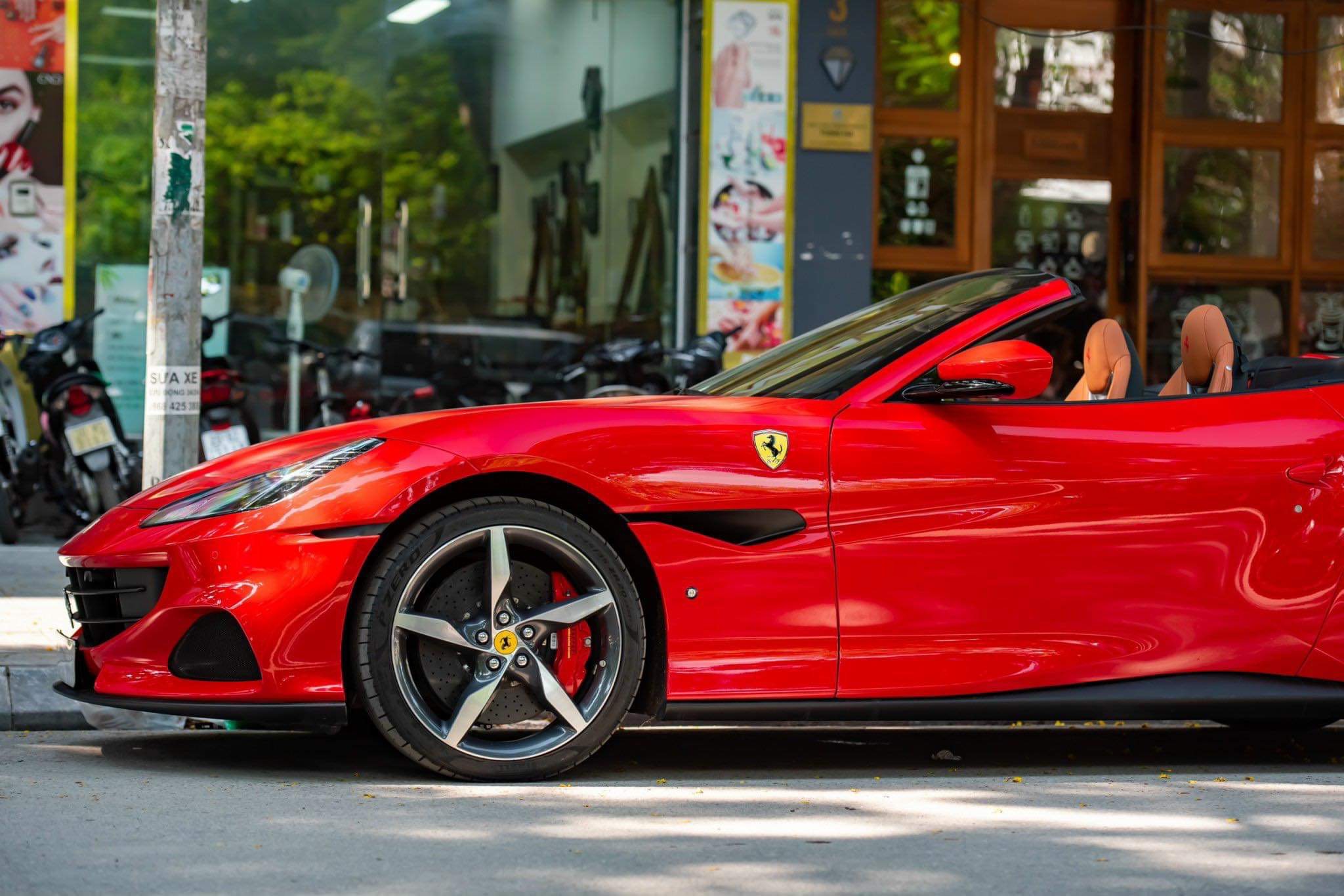 Ferrari Portofino M tìm được chủ nhân sau cả năm lên sàn xe cũ, người bán chia sẻ: Khách hàng hỏi mua và chuyển cọc chỉ trong 2 tiếng, giao xe ngay chiều hôm sau- Ảnh 6.