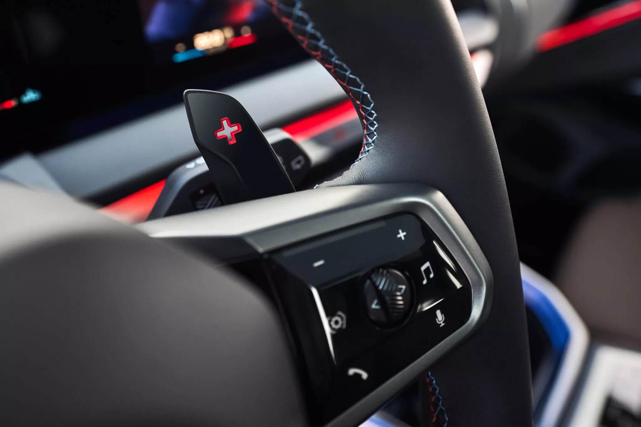 BMW X3 2025 ra mắt: Giá quy đổi từ hơn 1,2 tỷ đồng, thiết kế lột xác, màn hình cong khủng, động cơ mới mạnh hơn đấu GLC- Ảnh 15.