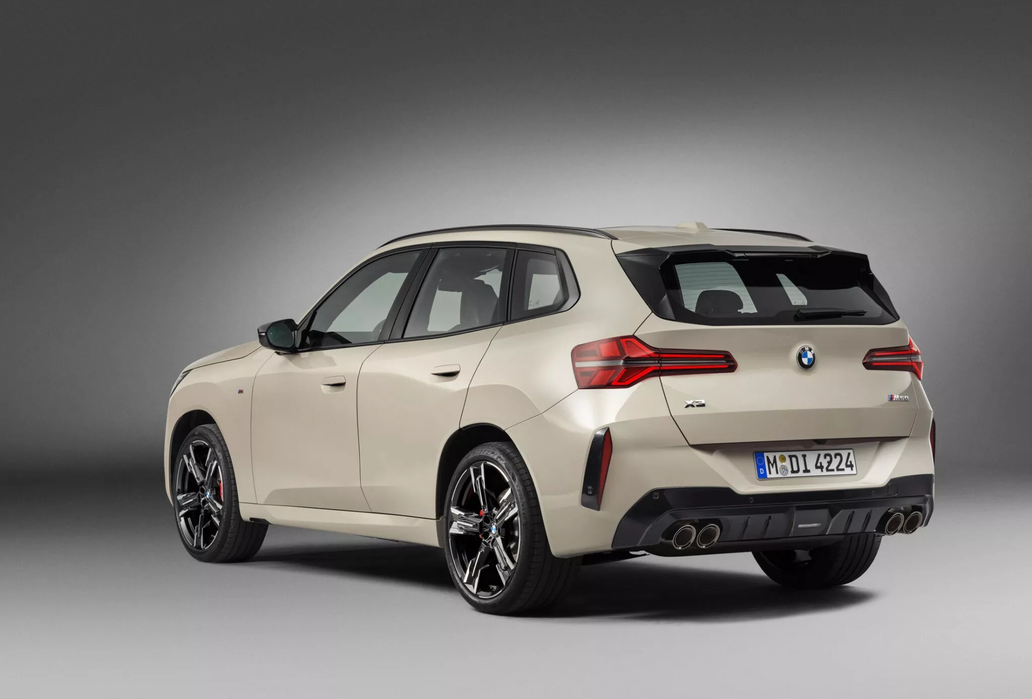 BMW X3 2025 ra mắt: Giá quy đổi từ hơn 1,2 tỷ đồng, thiết kế lột xác, màn hình cong khủng, động cơ mới mạnh hơn đấu GLC- Ảnh 7.