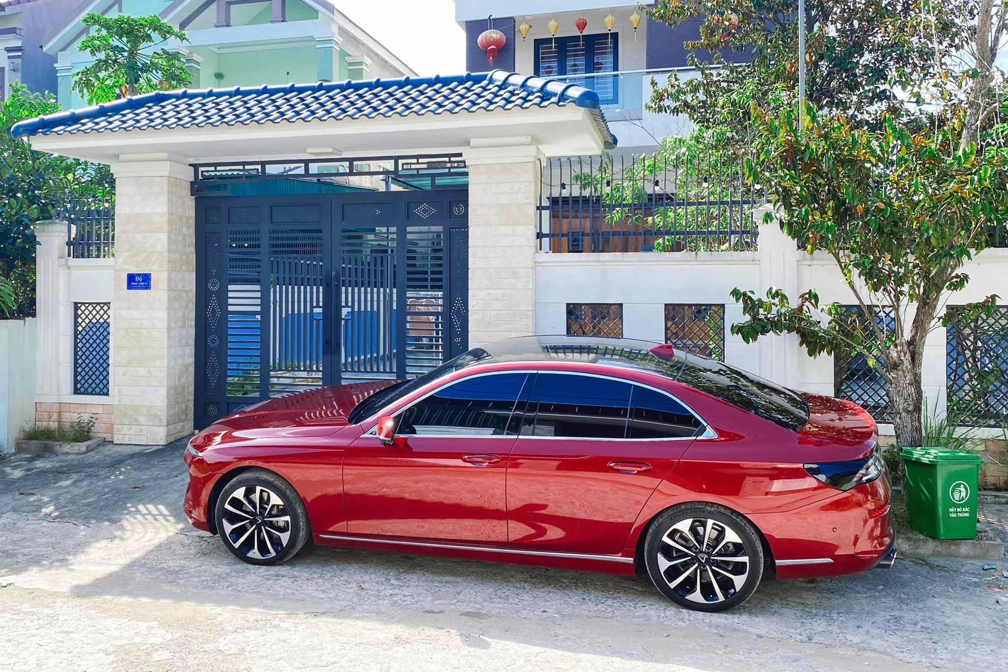 Chủ xe VinFast Lux A2.0 sau 45.000km sử dụng: ‘Lái giống BMW, chi phí bảo dưỡng rẻ, tự mày mò độ nội thất bằng sợi carbon thật'- Ảnh 22.