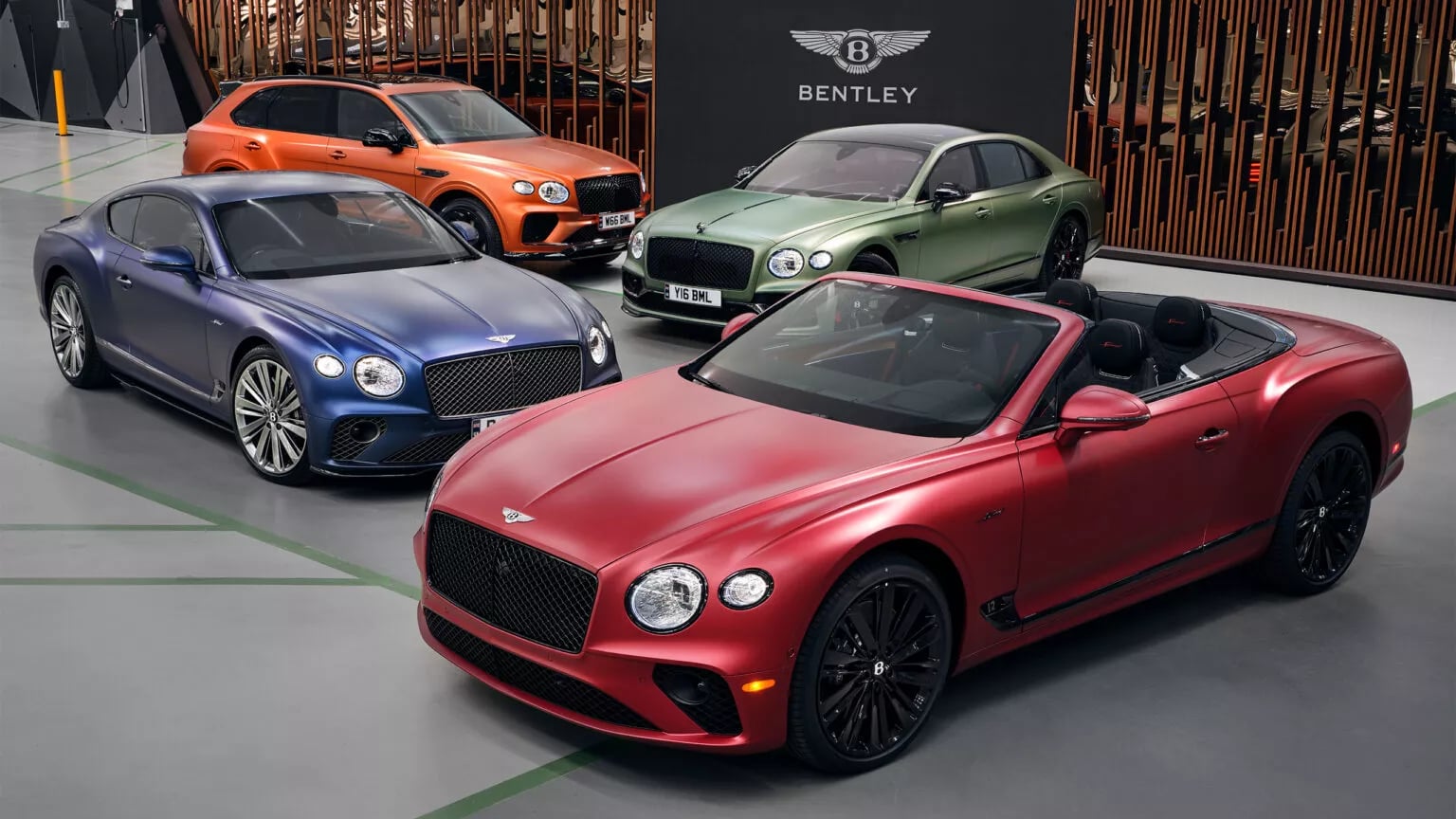 Chiều lòng giới thượng lưu như Bentley, chỉ sơn màu sắc đặc biệt đã tốn 55 giờ công- Ảnh 3.