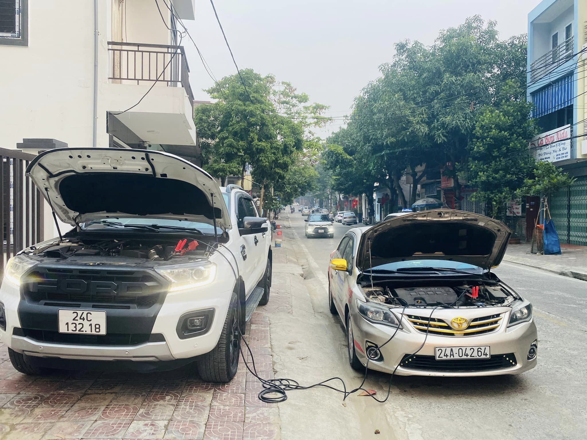 Sếp công ty dược cứu hộ hàng nghìn ô tô miễn phí bằng Toyota Corolla Altis: 'Có người bảo hâm, chẳng ai max rảnh thế này'- Ảnh 9.