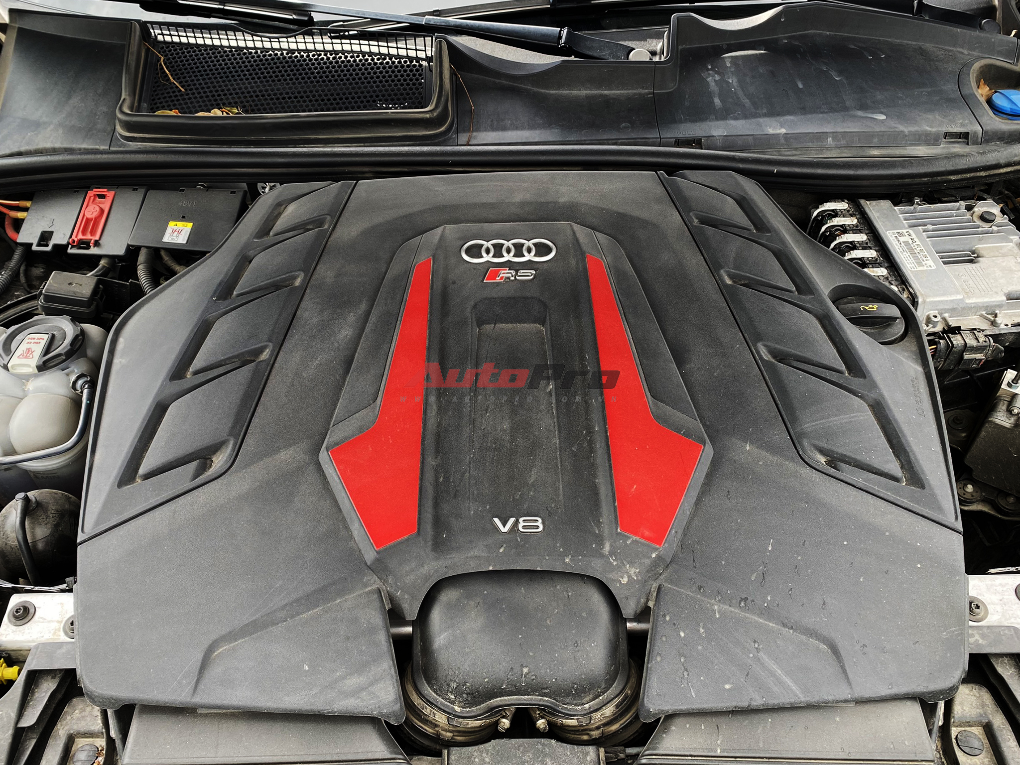 Chi tiết hàng hiếm Audi RS Q8: Mạnh như Lamborghini Urus, giá gần 10 tỷ đồng, chỉ 1 xe toàn Việt Nam- Ảnh 13.