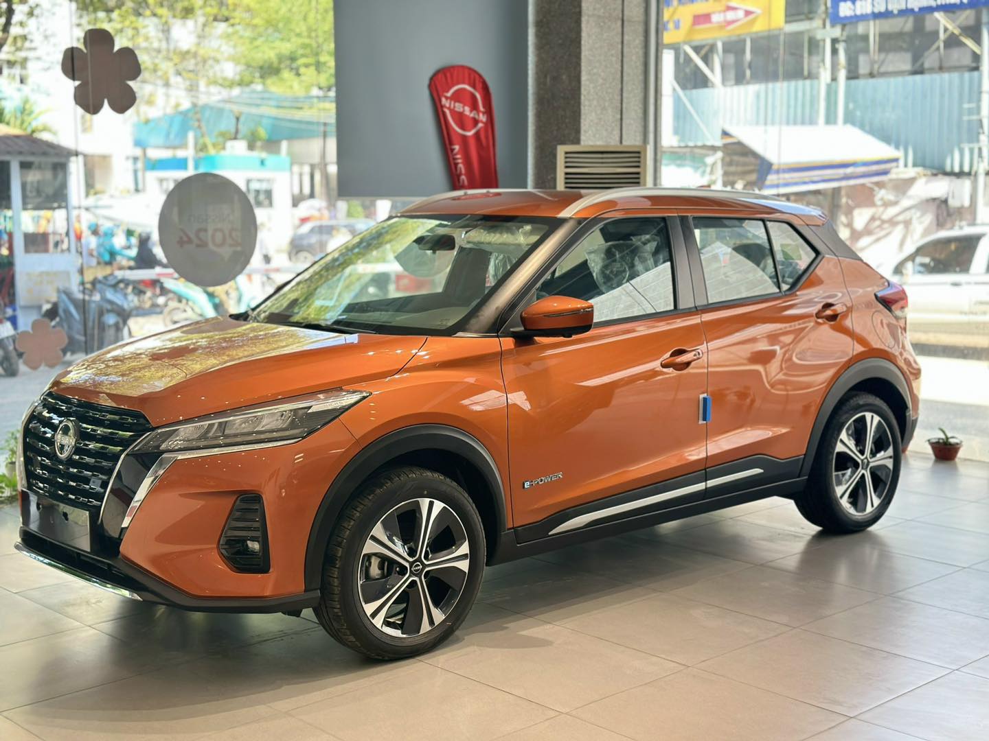 Nissan Kicks giảm giá 220 triệu đồng tại đại lý: Bản ‘full’ còn 638 triệu, rẻ hơn bản ‘base’ của Yaris Cross, HR-V- Ảnh 3.