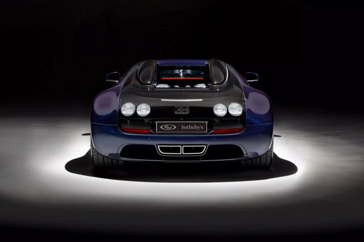 Chiêm ngưỡng “biệt thự di động” Bugatti Veyron Grand Sport Vitesse cực bóng bẩy- Ảnh 4.
