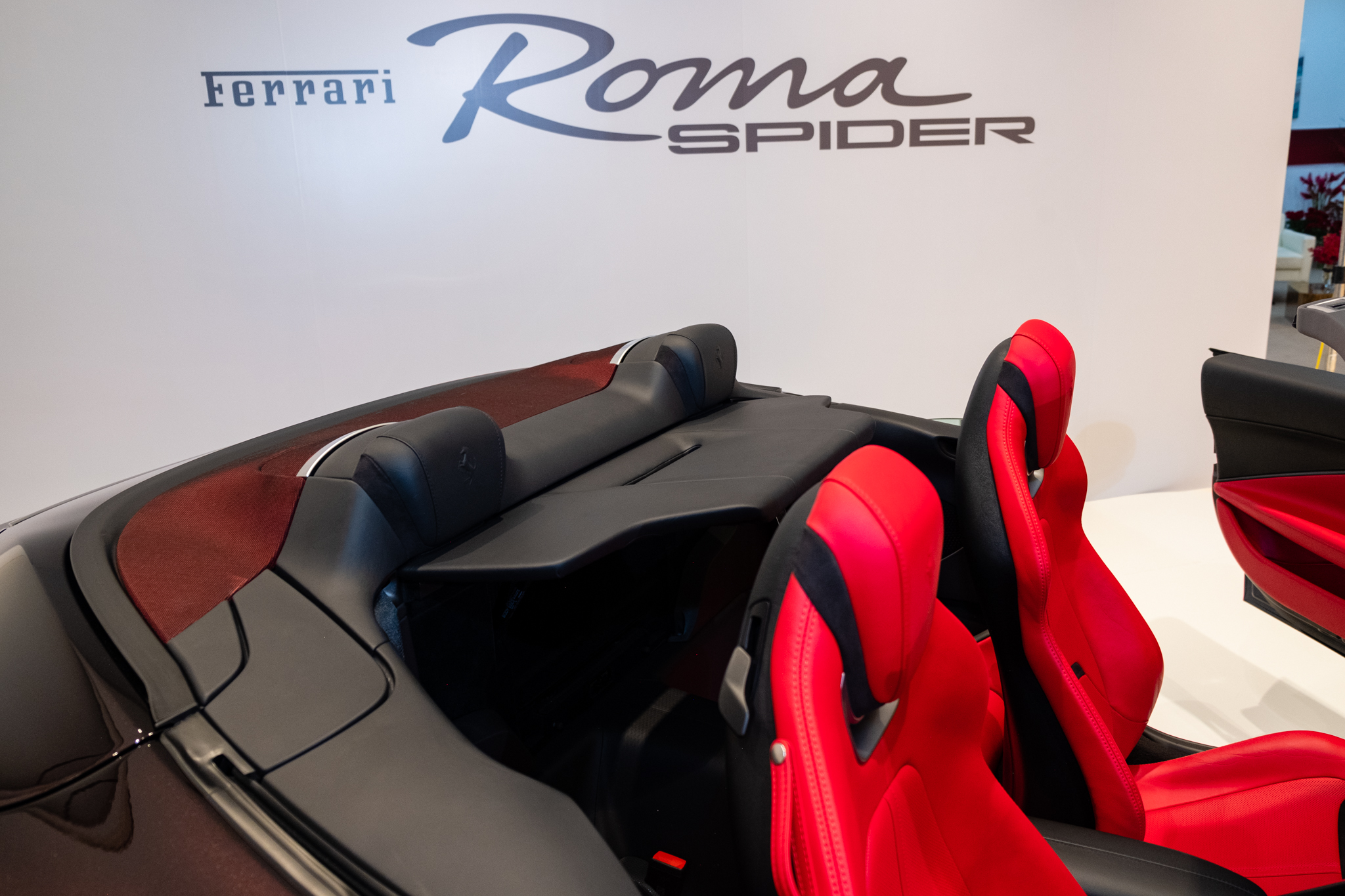 Cận cảnh Ferrari Roma Spider tại Việt Nam: Giá hơn 20 tỷ đồng, nhiều chi tiết cá nhân hóa, xe mui trần nhanh như coupe nhờ công nghệ siêu độc- Ảnh 9.