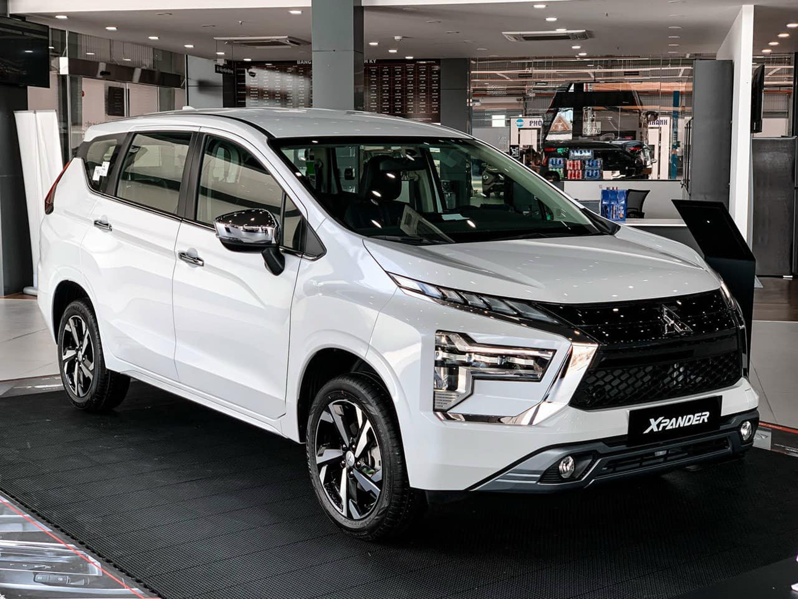 Mitsubishi Xpander AT Premium giá chỉ còn 578 triệu tại đại lý, bản cao nhất còn rẻ hơn Suzuki XL7 tiêu chuẩn- Ảnh 3.